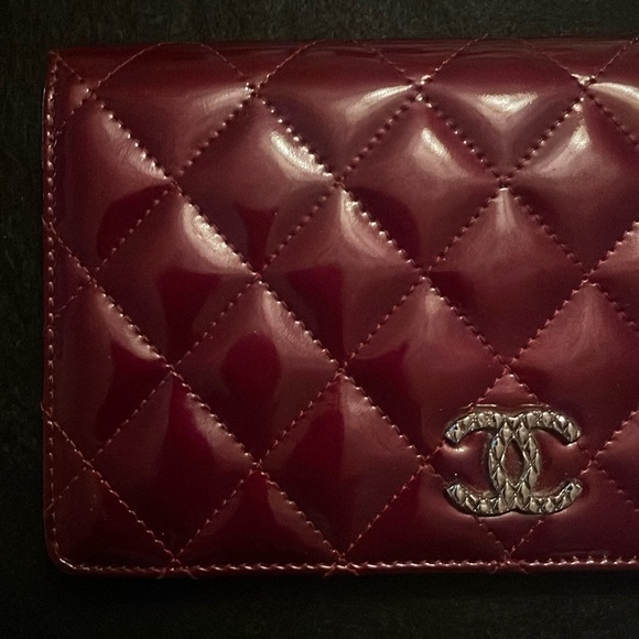 EUC Authentic Chanel Burgundy Patent Wallet / Card Holder - Picture 3 of 16